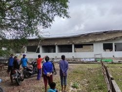Belum Rampung Pekerjaan, Gedung Puskesmas Weliman Ambruk