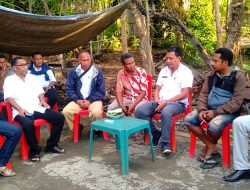 Dinas Sosial Malaka Salurkan Bantuan Untuk Dua Rumah Yang Terbakar di Kecamatan Rinhat