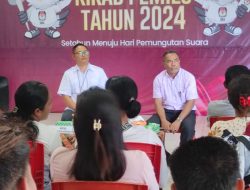 Kepala BPJS Ketenagakerjaan Berikan 809 Kartu Kepada Petugas Pemilu KPU Malaka