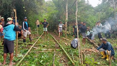 Tolak Proyek Geothermal, Warga Pocoleok-Manggarai Dirikan Posko Penjagaan dan Tutup Akses Jalan Masuk