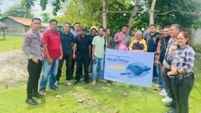 Kapolsek Malaka Tengah Gandeng Wartawan Malaka Berbagi Kasih Kepada Lansia