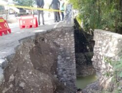 Kadis PUPR Malaka Langsung Ambil Langkah Penanganan Darurat Jembatan Wekonon Yang Longsor