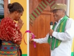 Wabup TTU Resmikan 6 Buah Rumah Bantuan Tekun Melayani Plus, Kades Agus Sampaikan Terima Kasih