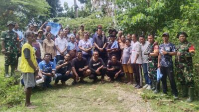 Jelang Hari Pers Nasional, Wartawan Malaka Tanam Ratusan Pohon di Aliran Sungai Benenai