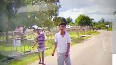 Video Viral! Youtuber “Jajago Keliling Indonesia” Dilempari Batu di Malaka, NTT