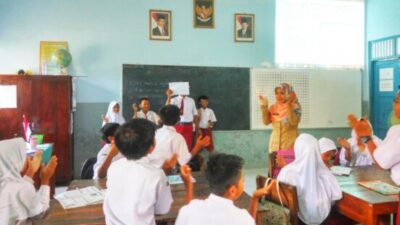 Kemendikdasmen Luncurkan Bantuan Pendidikan: Rp 3 Juta per Semester untuk Guru
