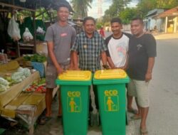 Jaga Lingkungan Bersih, Kades Weoe Sediakan Bak Sampah di Lima Lokasi