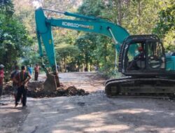 Pemkab Malaka Fokus Tangani Jalan Rusak dan Tergenang, Komitmen SBS-HMS untuk Infrastruktur