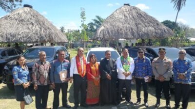 Peringati HUT ke-80 RI, Pemkab Malaka Serahkan 3 Unit Mobil Operasional Untuk Gereja