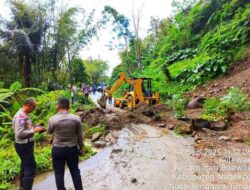 Kapolres Nagekeo Ambil Tindakan Cepat Atasi Longsor di Boawae, Akses Lintas Kecamatan Kembali Dibuka