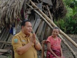 HMS Ajak Gotong Royong Bangun Rumah Layak Huni untuk Janda Tua Yosefina Abuk di Biudukfoho