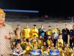 Genap 57 Tahun, Adrianus Bria Seran Terima Hadiah Terindah dari PS Malaka U-12